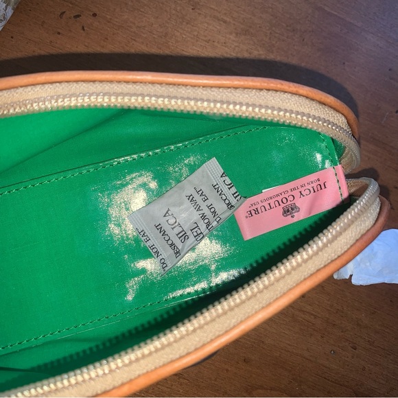 Retro Juicy Couture Pam & Gela Blue White Light Brown Zip-Up Pouch New with Tags - Picture 3 of 12